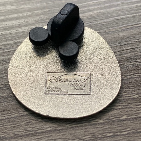 Jack Skellington Nightmare Before Christmas Pin - Picture 3 of 3